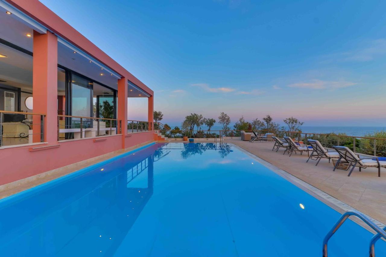 Black Diamond Beachfront Pool Villa Pasithea In Sounio, Athens Sounion Dış mekan fotoğraf
